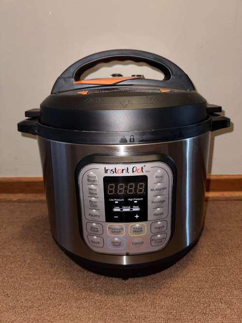 Instant Pot Duo 7-in-1 Smart Cooker (8L) (Brand New)