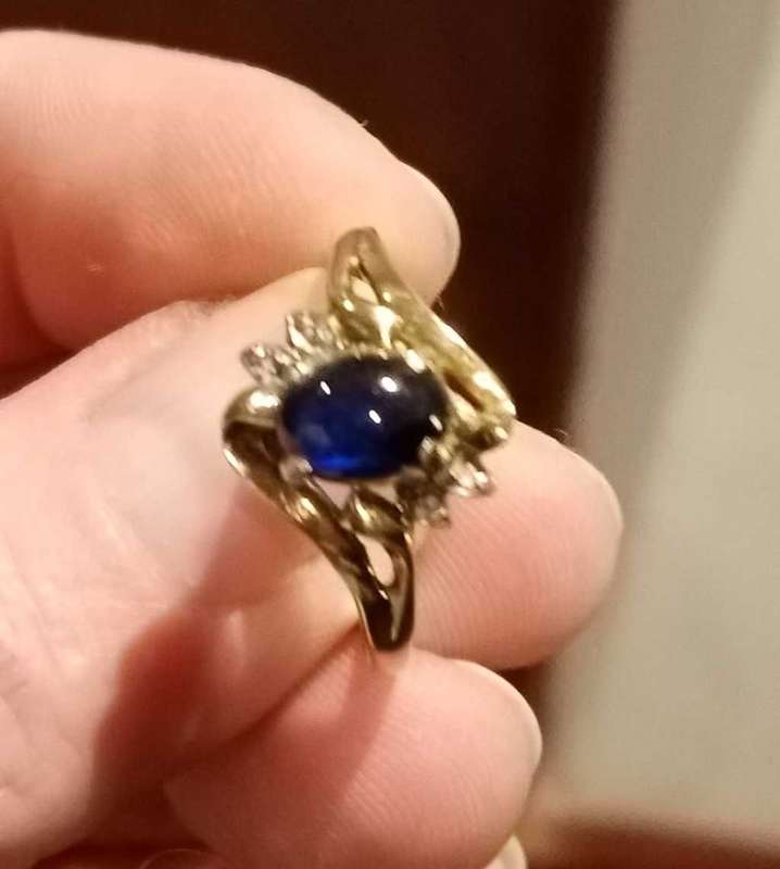 9ct Gold - Blue Sapphire/Diamond Ring - Ladies