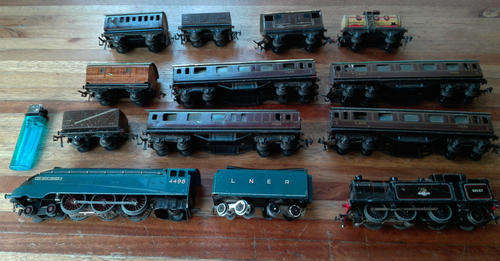 Awesome vintage train set. Made in England.