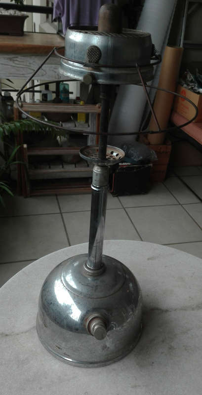 TILLEY PARAFFIN PRESSURE LAMP.