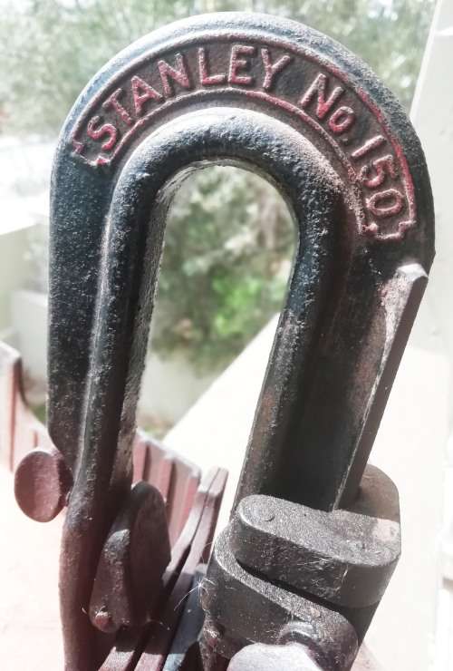 VINTAGE ANTIQUE STANLEY No 150. CAST IRON  MITRE SAW BOX FRAME. MADE IN USA.