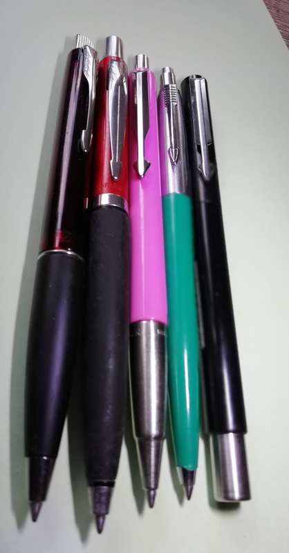 VINTAGE PARKER PEN COLLECTION.