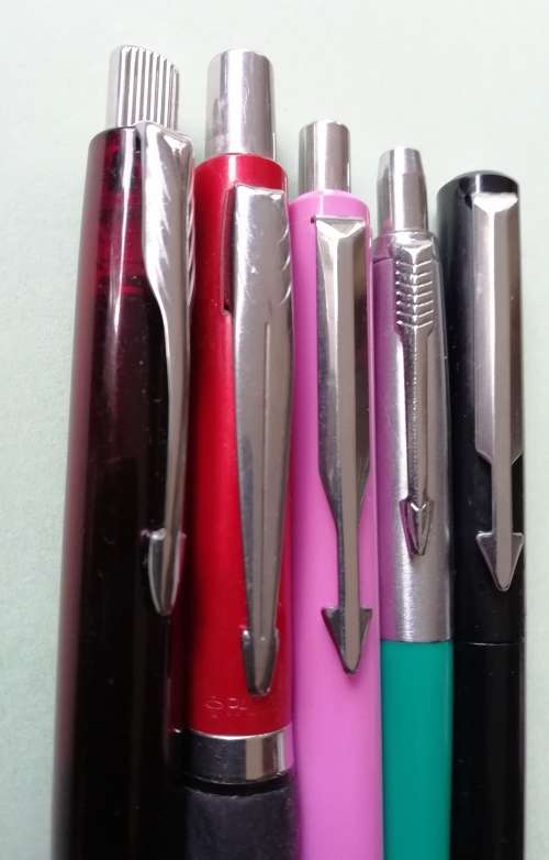 VINTAGE PARKER PEN COLLECTION.