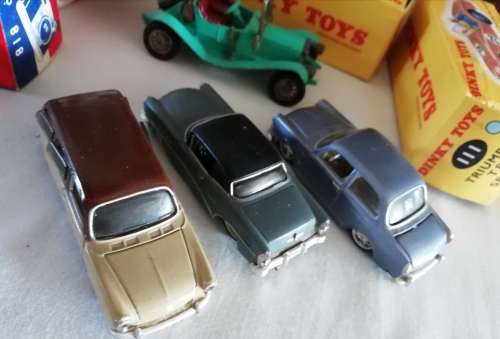 AWESOME COLLECTIBLE TOYS. 10 ITEMS.