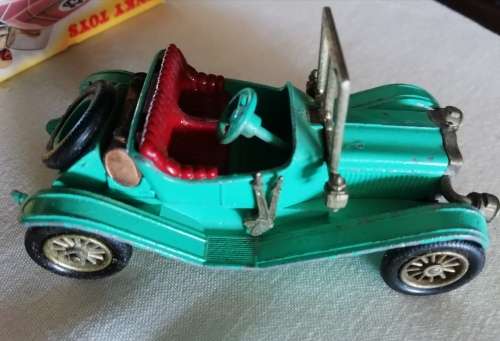 AWESOME COLLECTIBLE TOYS. 10 ITEMS.