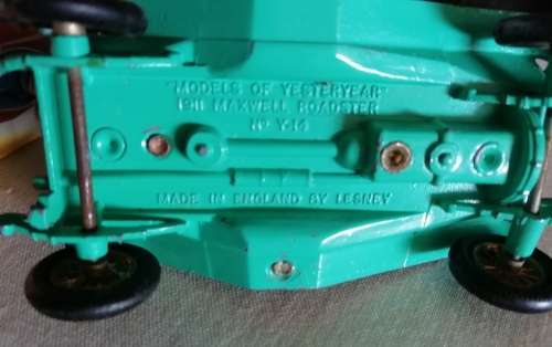 AWESOME COLLECTIBLE TOYS. 10 ITEMS.