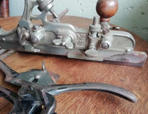 COLLECTION OF VINTAGE TOOLS.