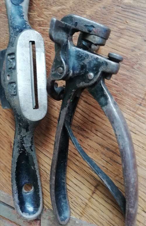 COLLECTION OF VINTAGE TOOLS.