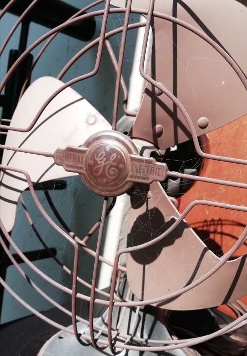 VINTAGE GENERAL ELECTRIC STEEL FAN.