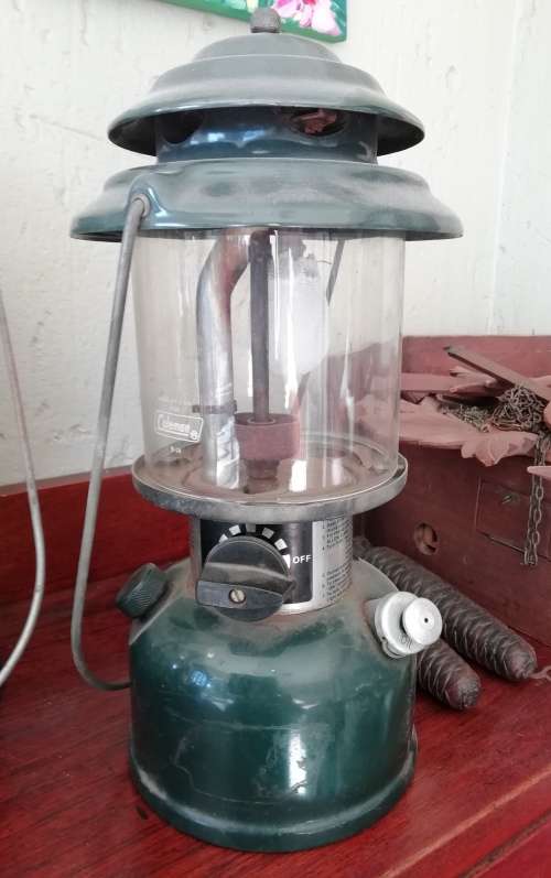 VINTAGE COLEMAN PARAFFIN LAMP. USA.