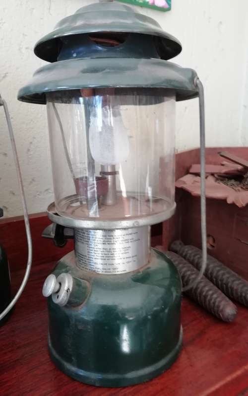 VINTAGE COLEMAN PARAFFIN LAMP. USA.