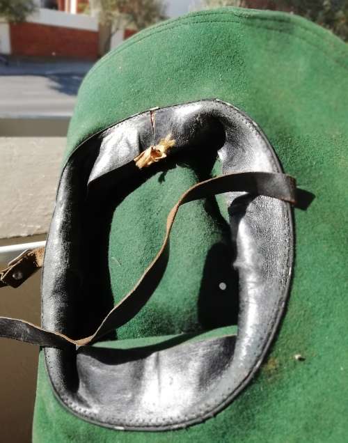RHODESIAN AFRICAN RIFLES FELT HAT.DEFORMED//FLATTENED.