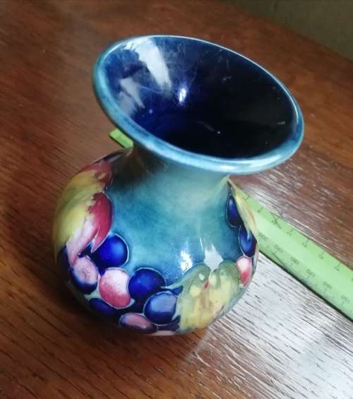 AWESOME ANTIQUE MOORCROFTS VASE.