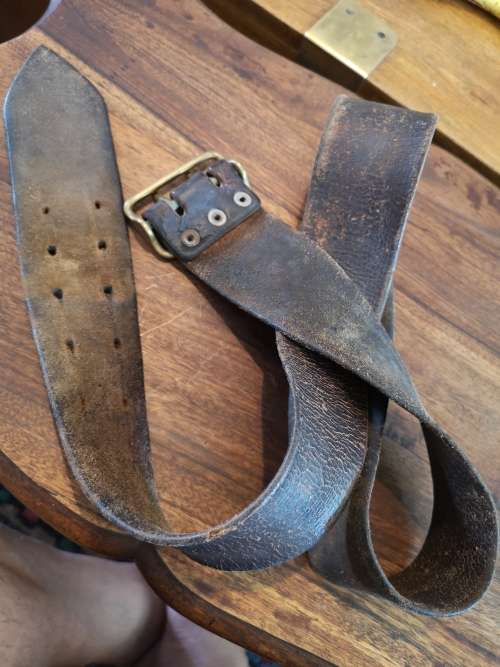 AWESOME COLLECTION OF MILITARIA.