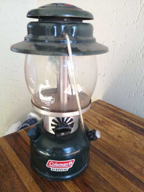 COLEMAN PARAFFIN LAMP. MODEL 639B.