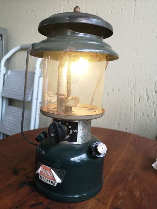 COLEMAN 214A700. PARAFFIN LAMP.