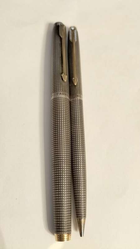 STERLING SILVER PARKER `65`FOUNTAIN PEN AND PENCIL SET.