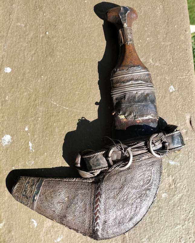 SILVER INLAYED JAMBIYA ARABIC KNIFE.