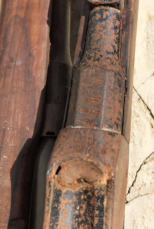 BARN FIND. DE-ACTIVATED .303, AND MARTINI HENRY.