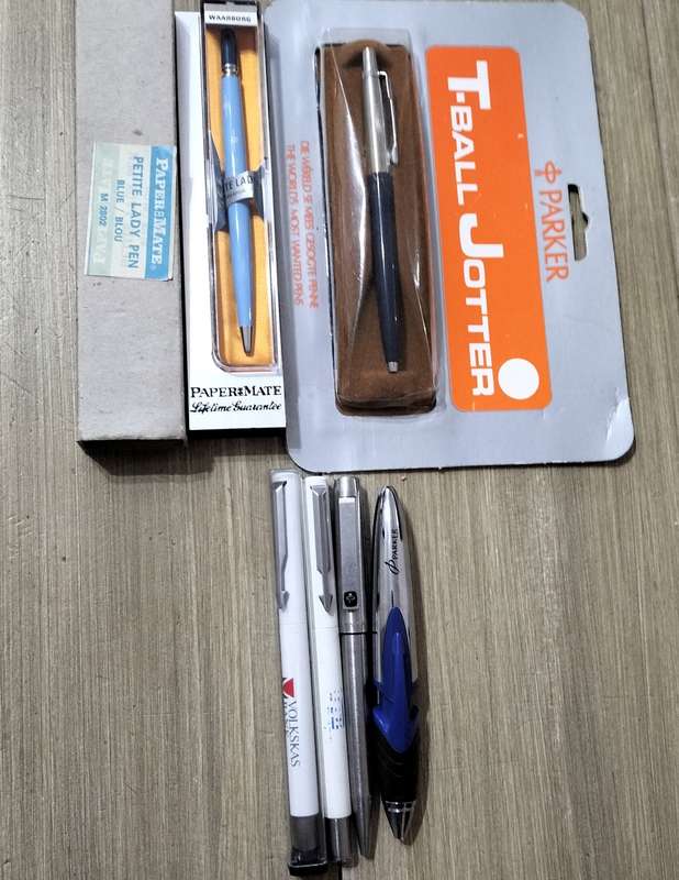 PARKER AND PAPER MATE PENS.