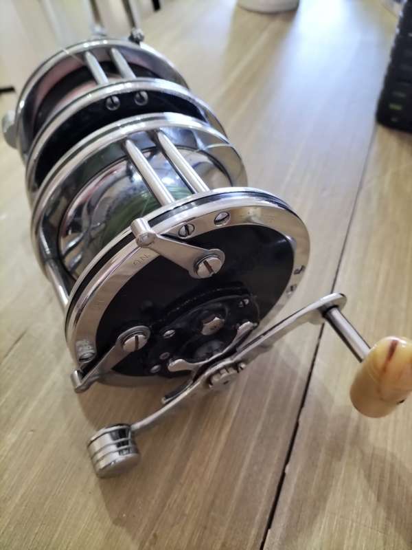 TWO PENN, USA, FISHING REELS