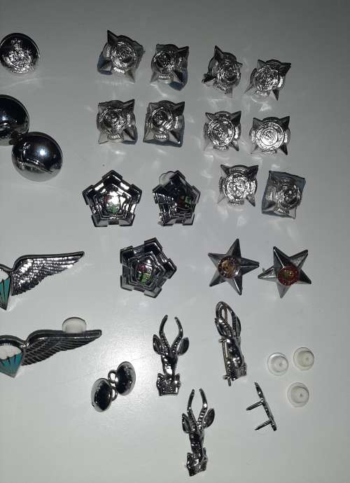 Lot of Old Military buttons and badges