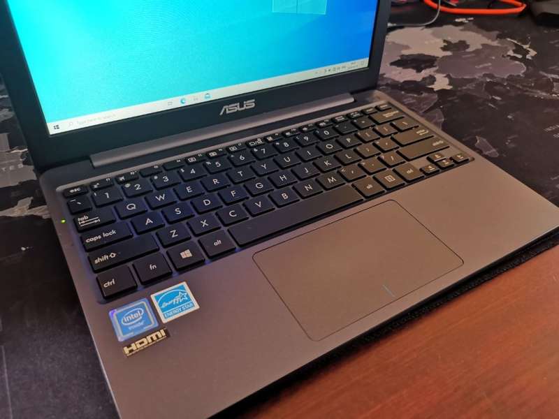**Mid-Month Special** ASUS VIVO BOOK E203N | Intel Celeron N3350, 4GB, 64GB SSD, 11.6` HD