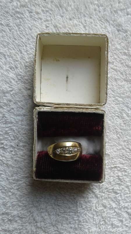 ANTIQUE 18K YELLOW GOLD DIAMOND RING