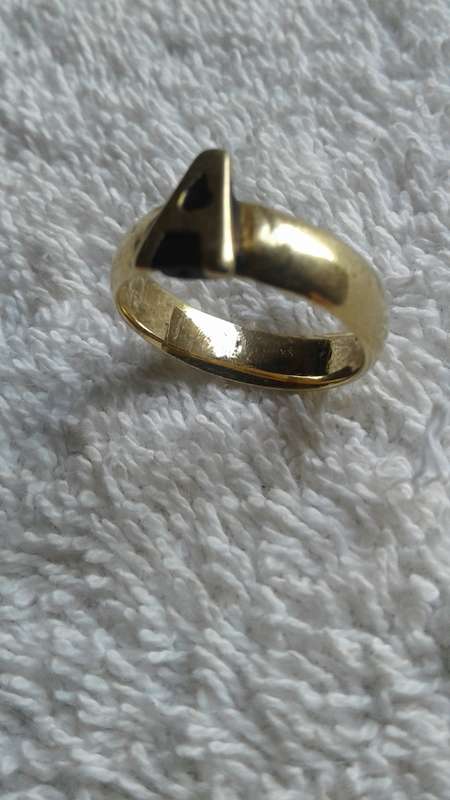ANTIQUE 18K YELLOW GOLD HALF ROUND RING WITH LETTER @A@