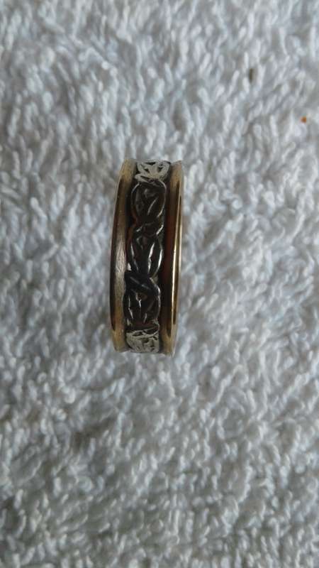 ANTIQUE 18K YELLOW GOLD WEDDING RING WITH WHITE GOLD INLAY