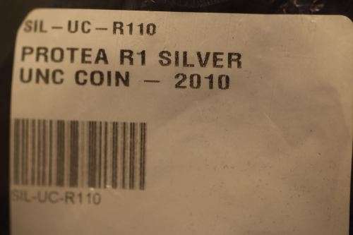 2010 UNCIRCULATED GORDIMER SILVER PROTEA SOUTH AFRICA ONE RAND