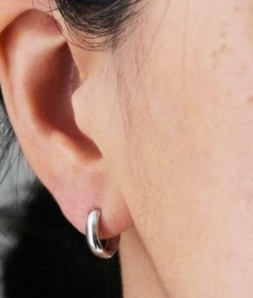 Huggy hoop earrings