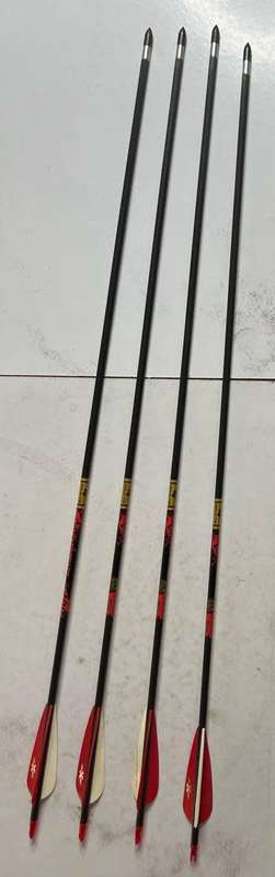 Bowtech Convergence Hunting RH 70# Compound Bow with accessories