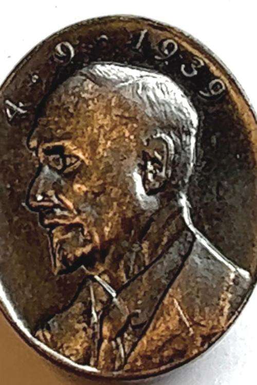 WW2 Jan Smuts 4.9.1939 badge. Pin