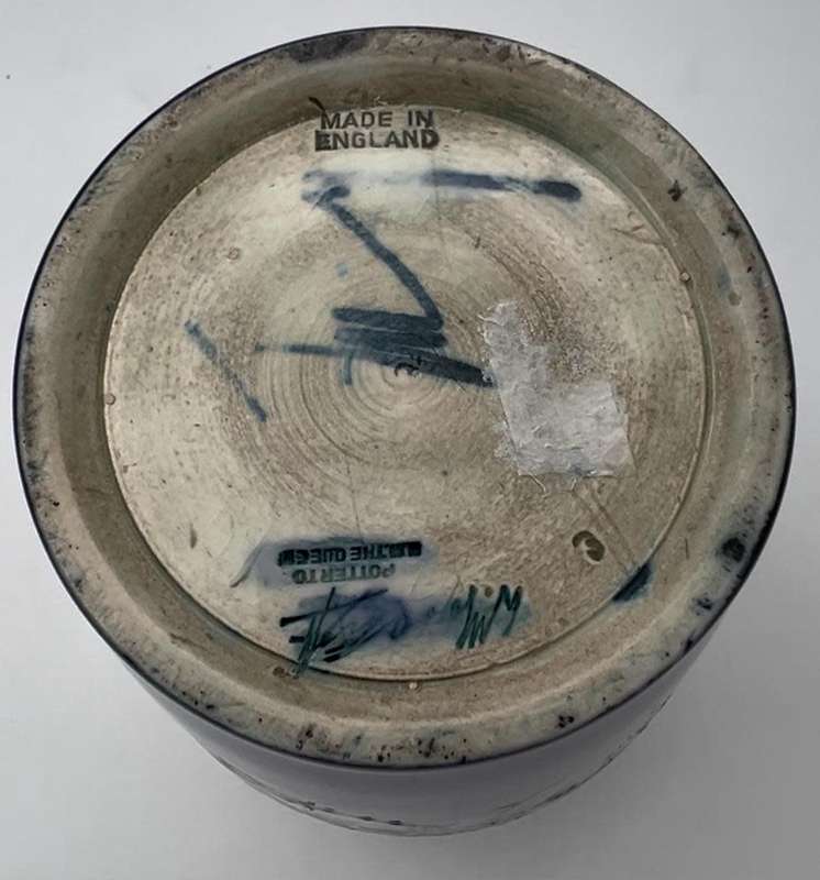 A Moorcroft pottery vase, circa 1928-49
