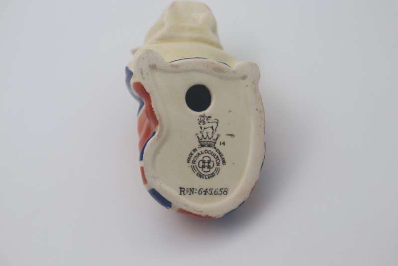 1938 Royal Doulton Vintage British Union Jack Bulldog Figurine RN 645 658