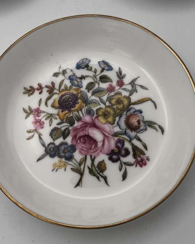 x8 Royal Worcestershire floral plates, 9,8cm butter dish, trinket tray or pin dish. Fine bone China