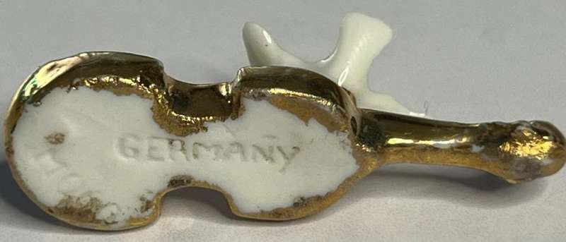 Germany Art Figurine Violin Rare Hand Decorative Violin with White Dove M060
