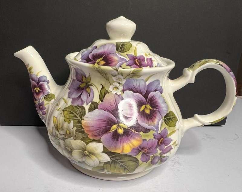 Vintage Sadler Windsor England Teapot Purple Pansy Flower Pattern