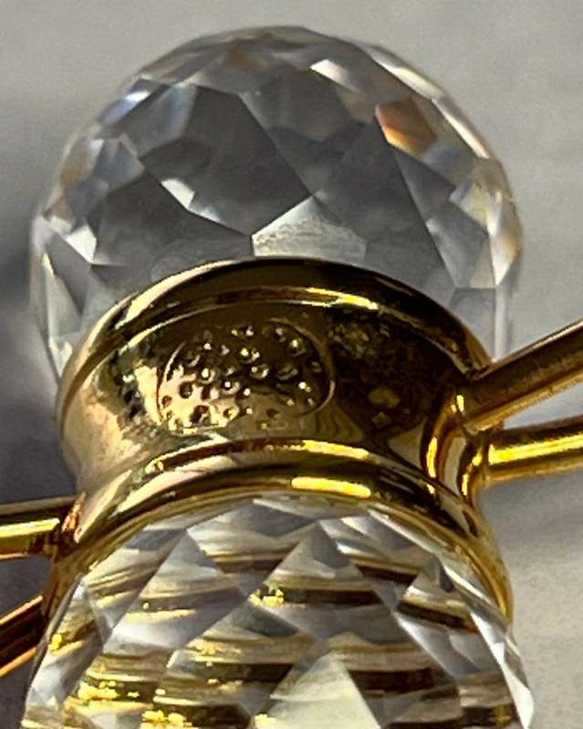 SWAROVSKI CRYSTAL MEMORIES  KNITTING NEEDLES AND WOOL GOLD