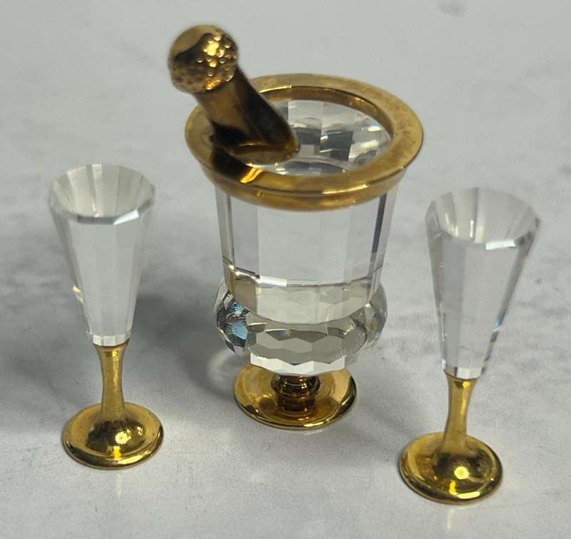 SWAROVSKI CRYSTAL MEMORIES  SPARKLING WINE COOLER / 2 FLUTES GOLD