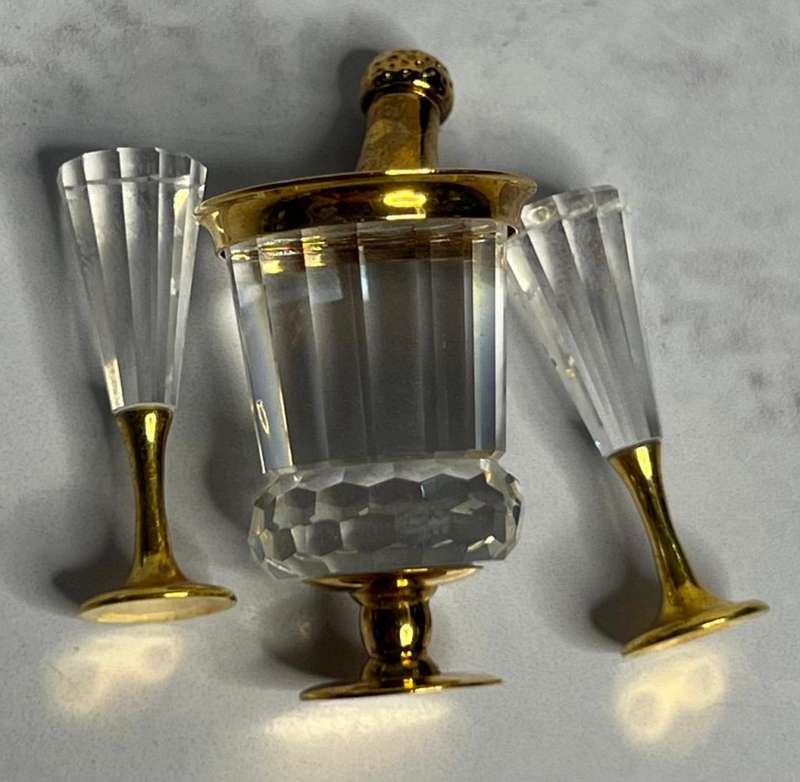 SWAROVSKI CRYSTAL MEMORIES  SPARKLING WINE COOLER / 2 FLUTES GOLD