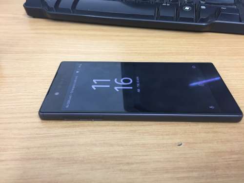 SONY XPERIA Z5 in great condition (box and accessories )