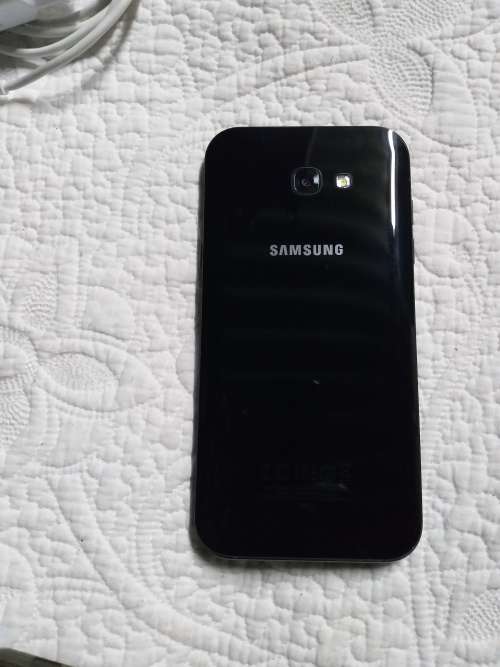 Samsung Galaxy A7 (2017) excellent condition