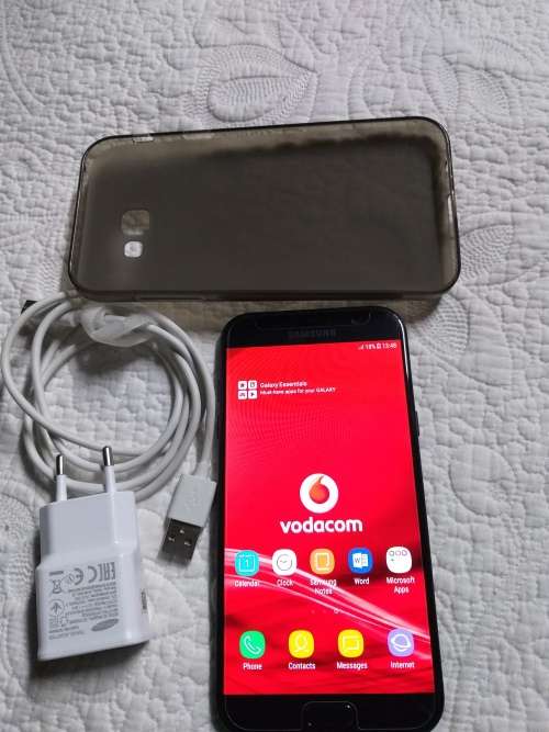 Samsung Galaxy A7 (2017) excellent condition