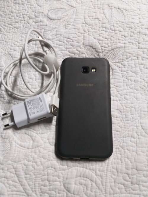 Samsung Galaxy A7 (2017) excellent condition