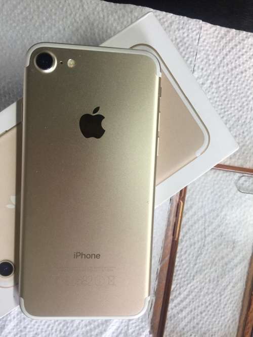 APPLE IPHONE 7 , GOLD 32 GB , + BOX please read