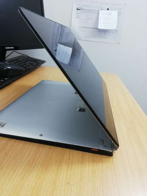 LENOVO 900-13ISK 13.3-Inch MultiTouch Convertible Laptop (Core i7-6500U, 256GB SSD,16GB RAM)