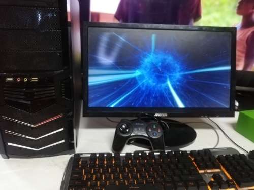 GAMING COMPUTER ,CORE I5 6TH GEN, 2GB GRAPHICS 240SSD , 1TB HDD KEYBOARD AND MOUSE, 20` MONITOR