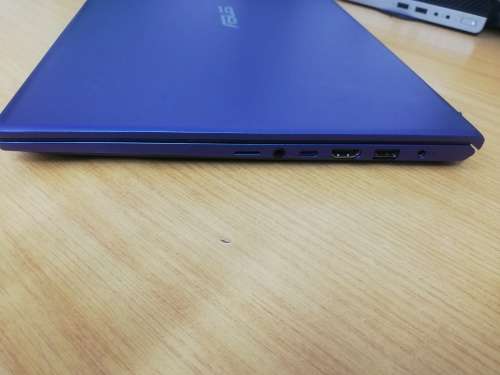 Asus X512DA 15.6` Full HD Laptop  AMD Ryzen 5 - AMD Radeon Vega 8 - 512GB PCIe SSD  12GB RAM
